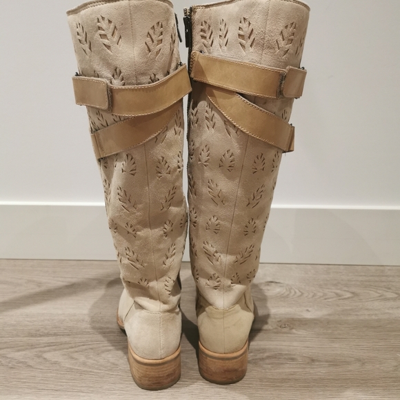 Timberland suede knee high boots. Like new - Picture 6 of 16